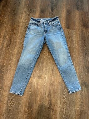 Old Navy High-Rise Light Wash Women’s Jeans